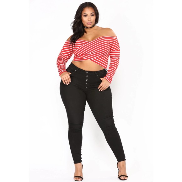 NWT FASHION NOVA | SUPERLOVE CROP RED WHITE STRIPED TOP CURVY PLUS SIZE 2X - Picture 1 of 14